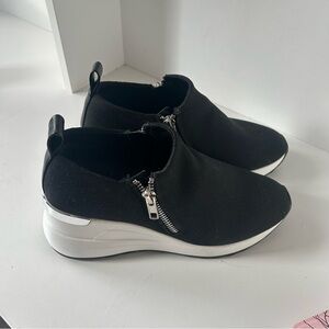Wedge sneakers